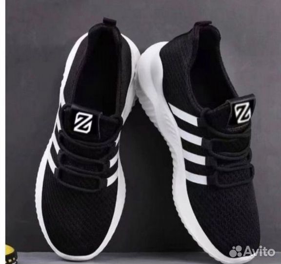 Кроссовки мужские 40