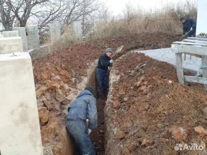 Землекопы.Копка траншей вручную