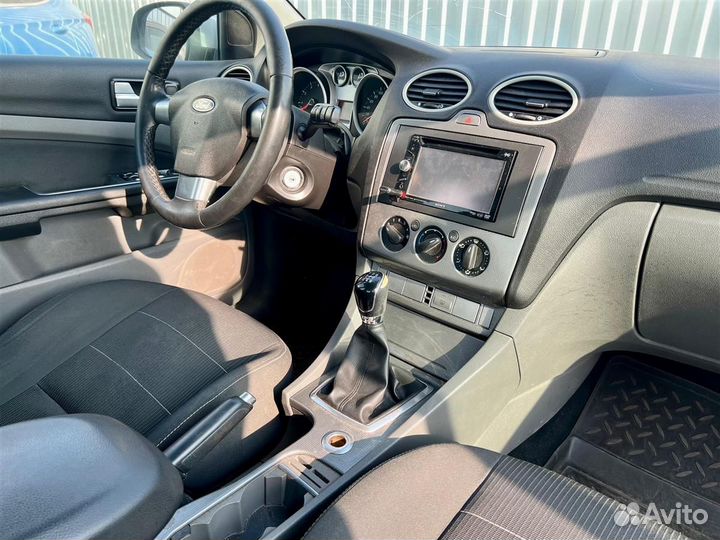 Ford Focus 1.8 МТ, 2010, 225 228 км