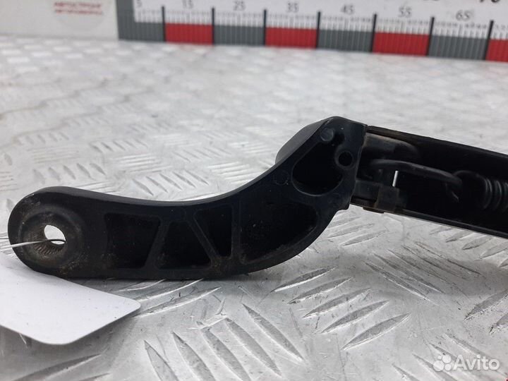 Щеткодержатель (поводок стеклоочистителя, дворник)