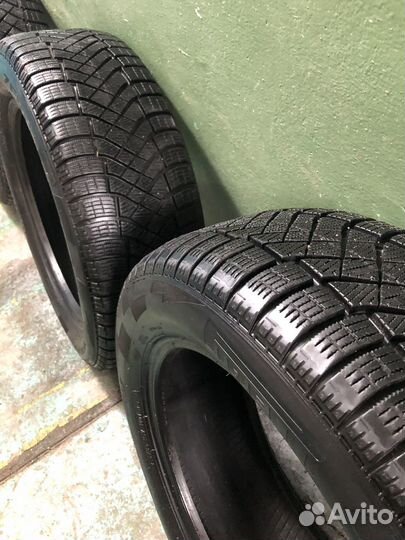 Pirelli Ice Zero 215/60 R17 100T