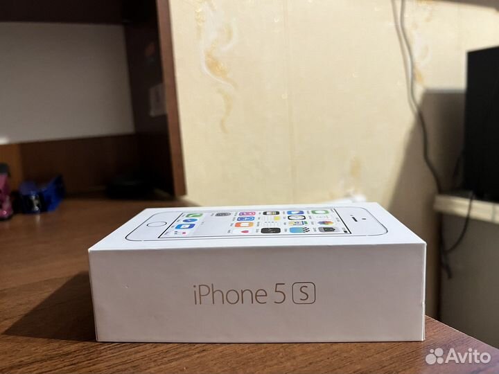 Коробка от iPhone