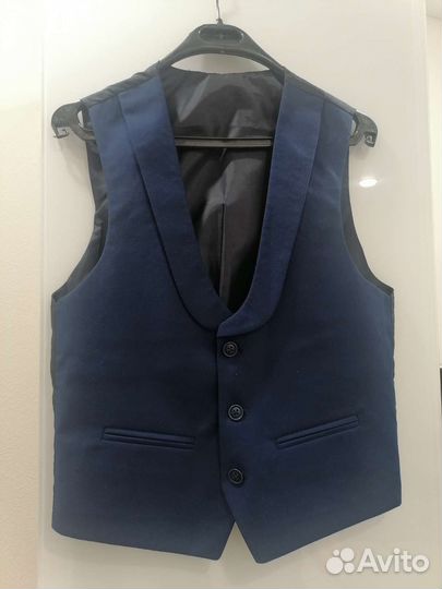 Костюм тройка