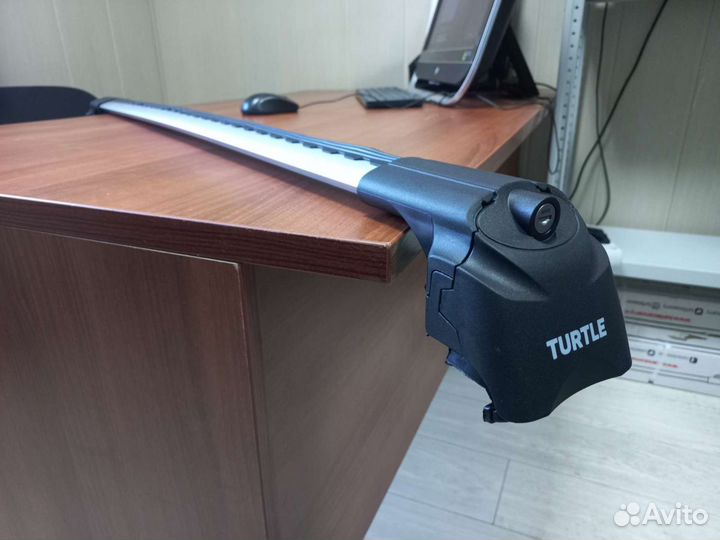 Багажник на крышу (для рейлингов заподлицо)