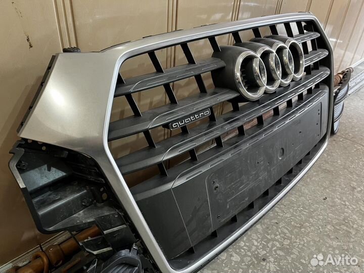 Решетка радиатора Audi Q3 (2016)