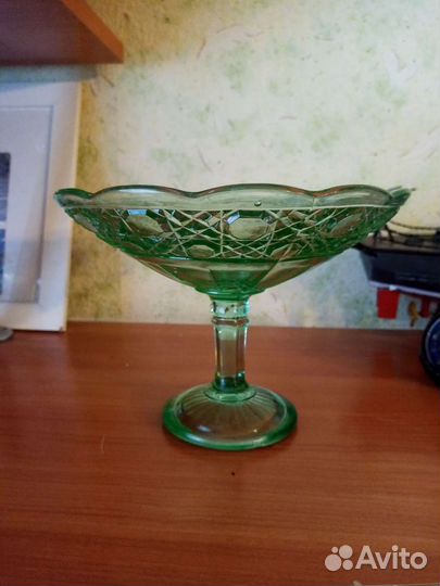 Маленькая старинная Ваза для фруктов на ножке