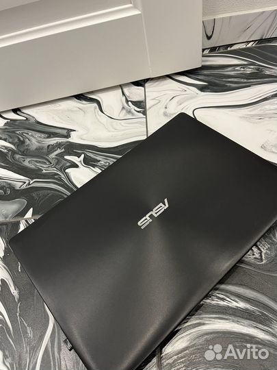 Ноутбук asus