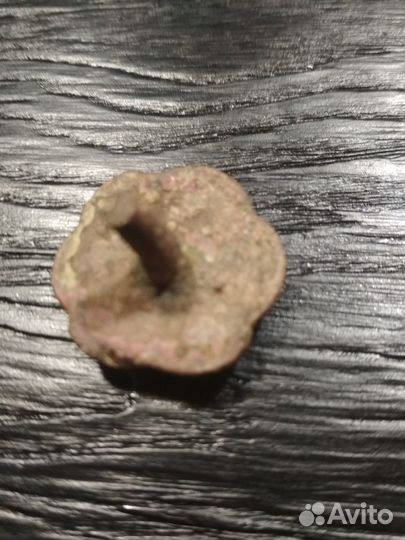 Старинная деталь украшения