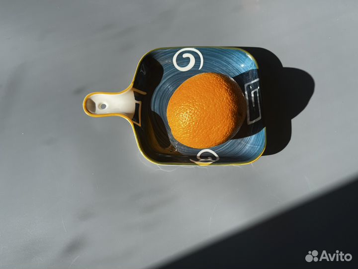 Тарелка керамическая с ручкой