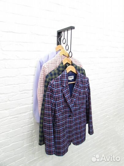 Вешалка настенная металлическая