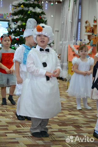 Новогодний костюм Снеговик (накидка и шапка)