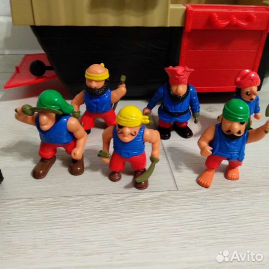 Пиратский корабль red box