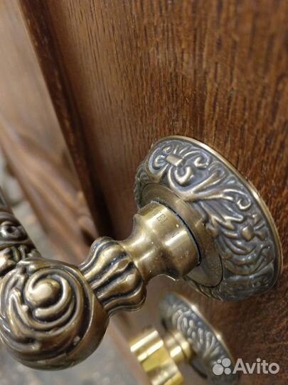 Дверная ручка