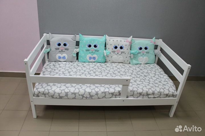 Кровать детская деревянная