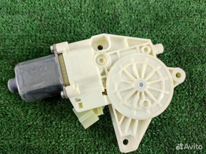 Мотор стеклоподъёмника задний левый Mercedes Benz