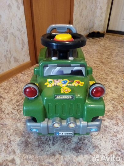 Машинка каталка, внедорожник