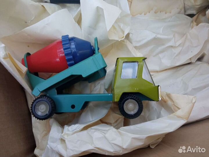 Игрушки СССР. Машинка бетономешалка-целая коробка