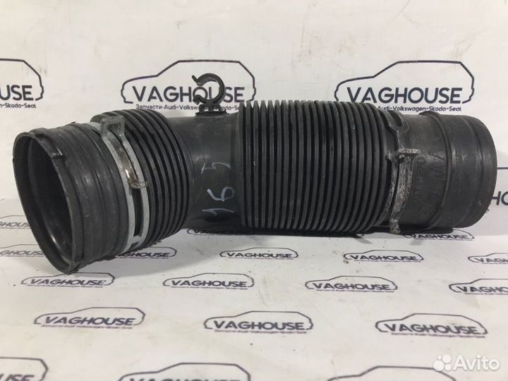 Патрубок воздушного фильтра Audi Q7 4.2 BAR 2006