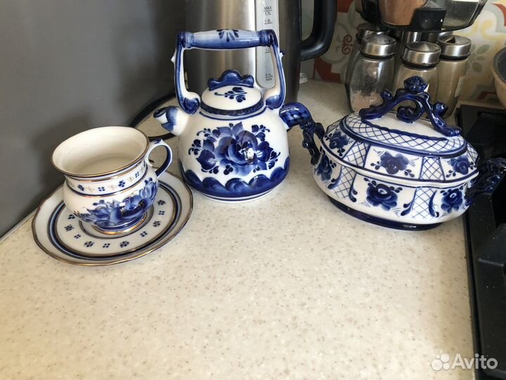 Фарфоровый сервиз гжель