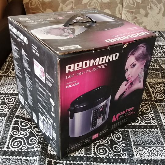 Мультиварка Redmond RMC M25