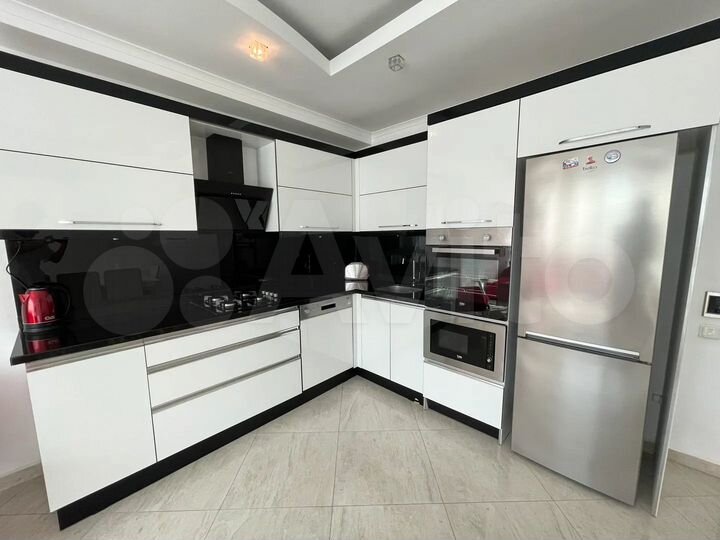 3-к. квартира, 100 м², 7/18 эт.