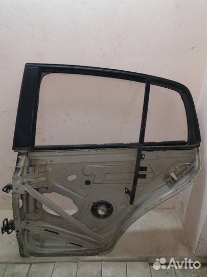 Дверь задняя левая volkswagen golf plus