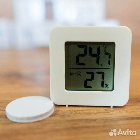 Комнатный термометр и гигрометр