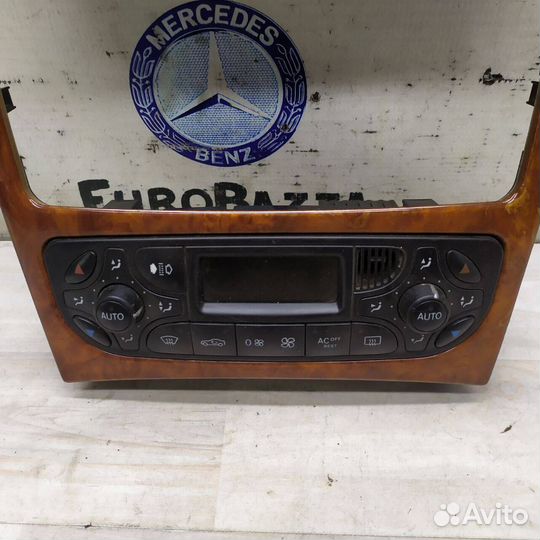 Накладка центральной консоли Mercedes W209