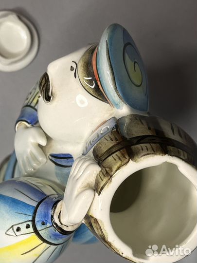 Статуэтка кувшин из фаянса редкий