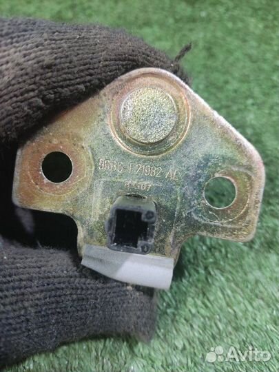 Ответная часть замка двери Ford Mondeo 3