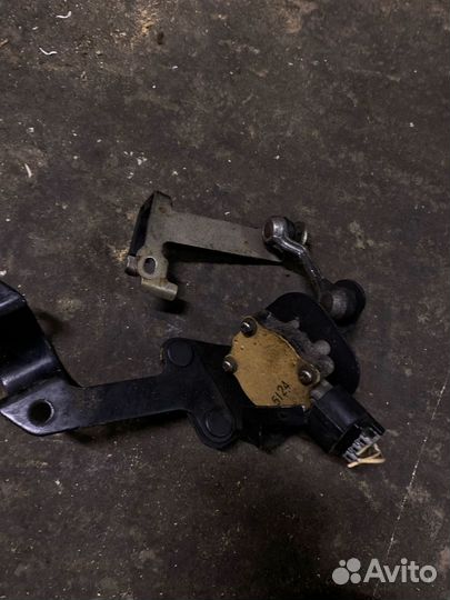 Датчик корректора фар Тойота Ленд Крузер Прадо