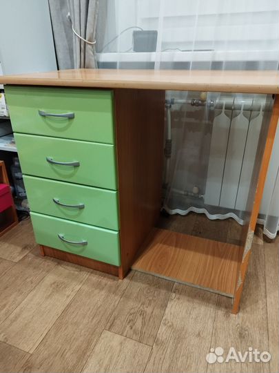 Письменный стол