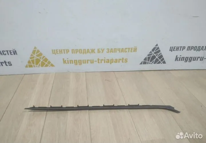 Молдинг лобового стекла правый бу BMW 3 F30 рестайлинг OEM 51317258188