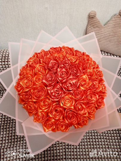 Букет из атласных роз