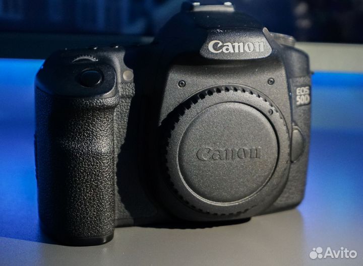 Зеркальный фотоаппарат Canon 50d