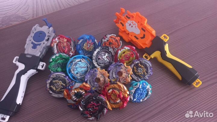 Волчки бейблейд бёрст 15 штук