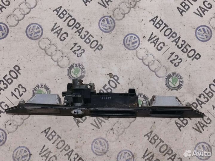 Подсветка номерного знака Audi A4 B7