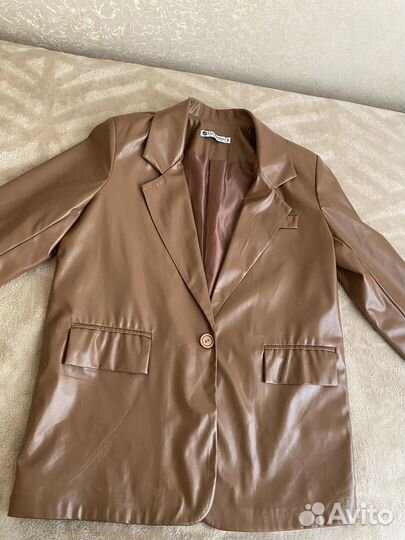 Пиджак из эко кожи