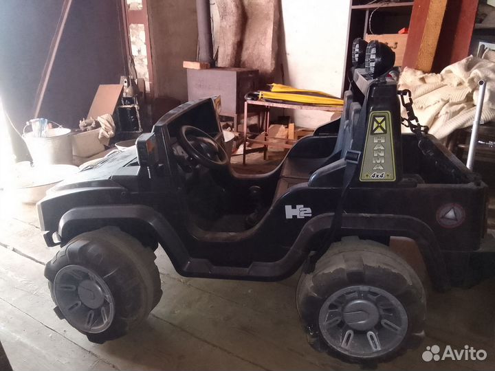 Автомобиль внедорожник