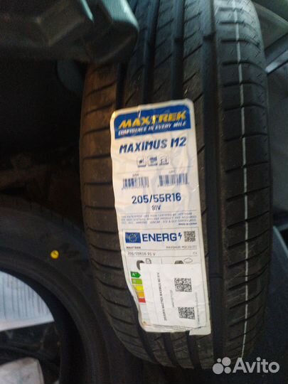 Maxtrek Maximus M2 205/55 R16