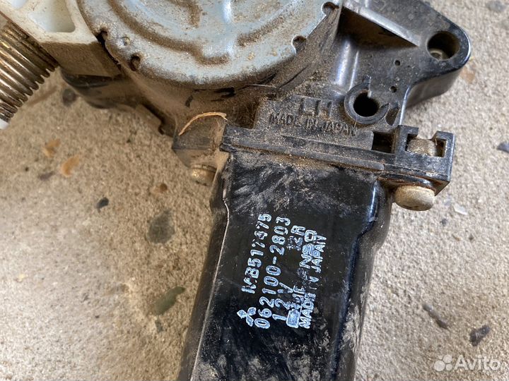 Стеклоподъемник Мицубиси Паджеро 2