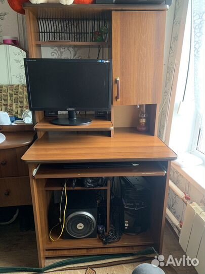 Компьютерный стол