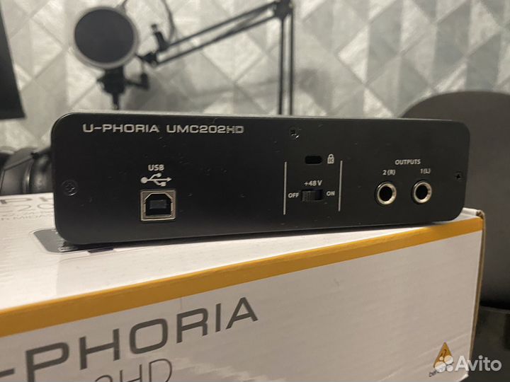 Звуквая карта behringer umc202hd