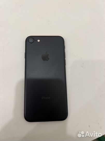 Телефон iPhone 7
