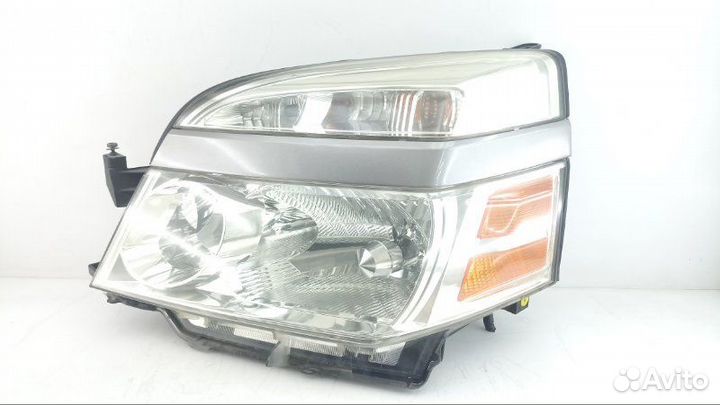 Фара левая Toyota Voxy AZR60 2005