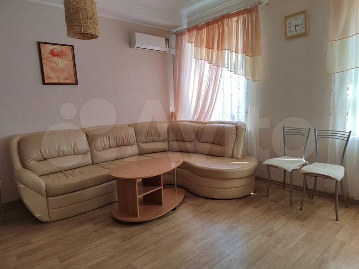 2-к. квартира, 70 м², 2/4 эт.