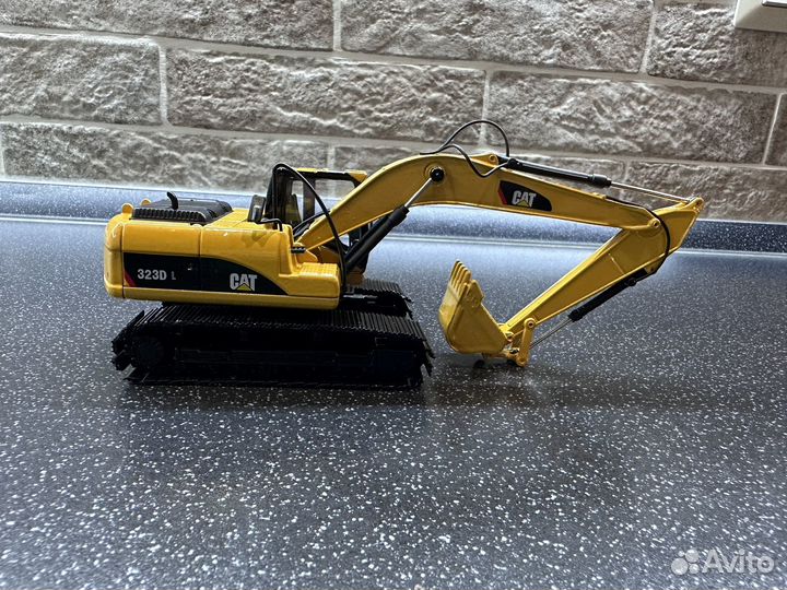 Масштабная модель экскаватора Cat 323DL