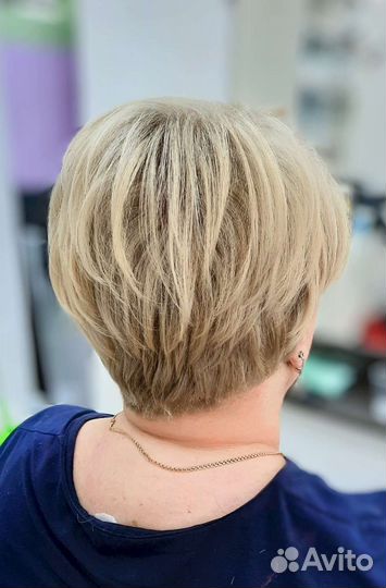 Стилист по волосам