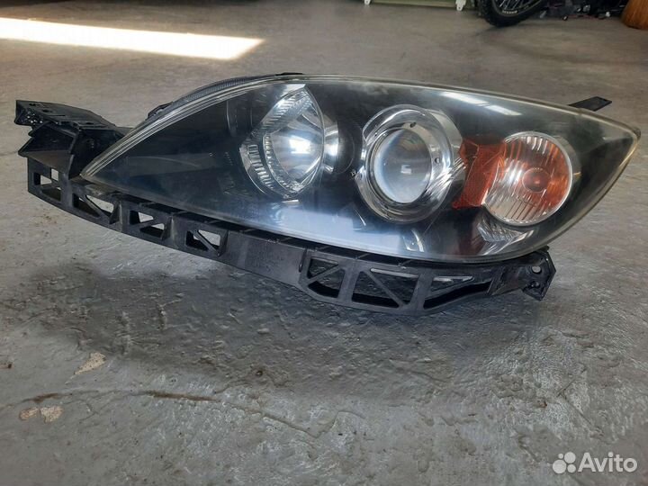 Передняя левая фара Мазда 3 галоген хеч
