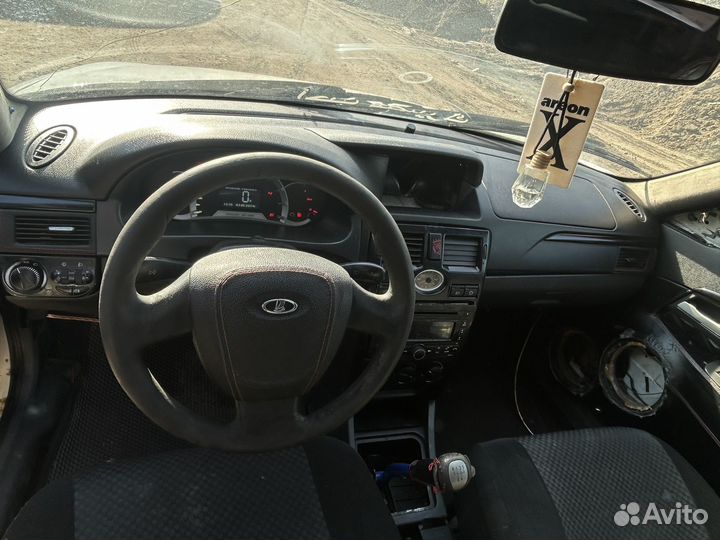 В разборе LADA priora